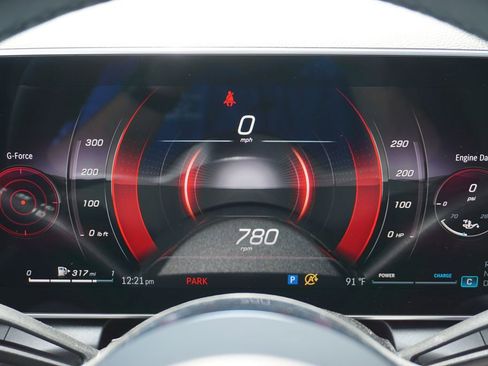 Used 2025 Mercedes-Benz GLC 300 4MATIC image 30