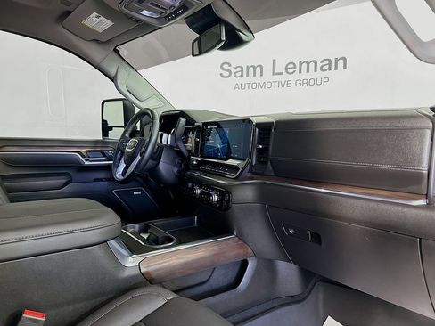 Used 2025 GMC Sierra 2500 SLT w/ SLT Premium Package image 30