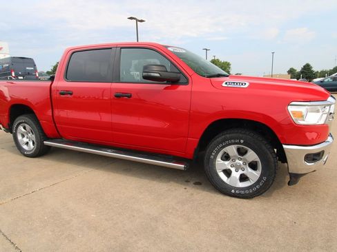 Used 2023 RAM 1500 Big Horn AWD/4WD image 3