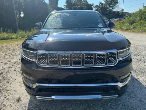 Used 2022 Jeep Grand Wagoneer Series III AWD/4WD image 2