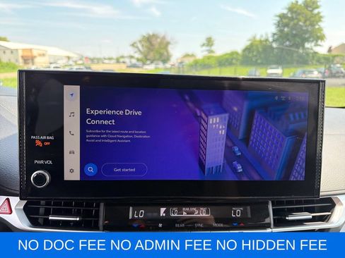 Used 2025 Toyota Sienna XLE FWD image 21