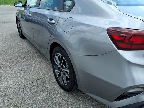 Used 2024 Kia Forte LXS FWD image 17