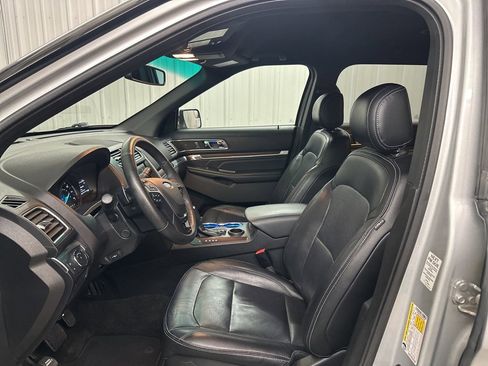 Used 2016 Ford Explorer Limited image 10