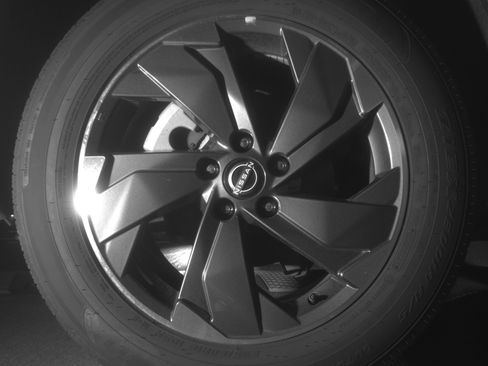 Used 2025 Nissan Rogue SV FWD image 15