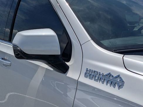 Used 2021 Chevrolet Tahoe High Country w/ Premium Package image 11