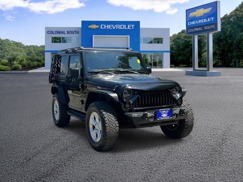 Used 2013 Jeep Wrangler Sahara w/ Dual Top Group AWD/4WD image 8