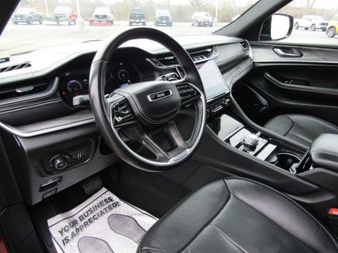 Used 2022 Jeep Grand Cherokee L Overland w/ Off Road Group AWD/4WD image 11