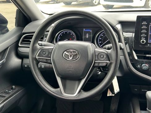 Used 2022 Toyota Camry LE FWD image 34