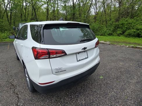 Used 2023 Chevrolet Equinox LS FWD image 5