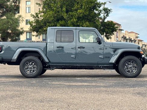 New 2026 Jeep Gladiator Sport image 3