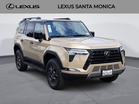 Used 2025 Lexus GX 550 AWD/4WD image 3