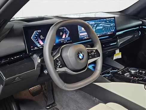 Used 2026 BMW 530i xDrive w/ Premium Package image 3