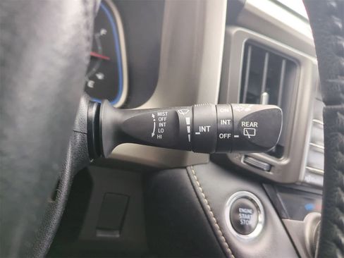 Used 2014 Toyota RAV4 Limited image 26