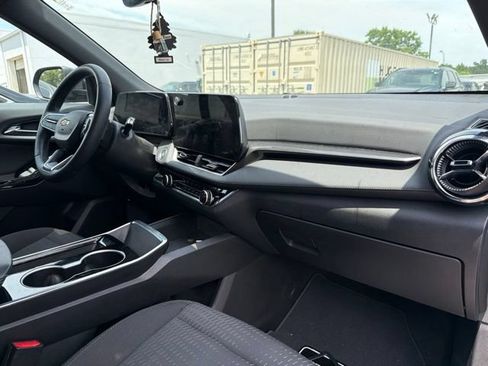 Used 2025 Chevrolet Equinox LT w/ Safety and Technology Package FWD image 28