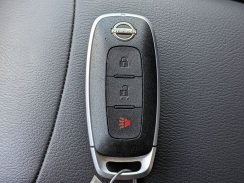 Certified 2025 Nissan Kicks SV FWD image 31