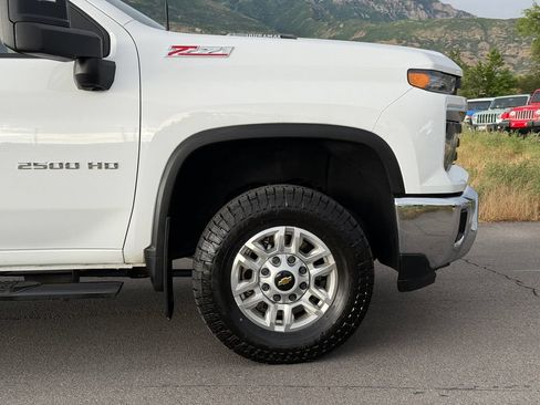 Used 2024 Chevrolet Silverado 2500 LT w/ Convenience Package AWD/4WD image 6