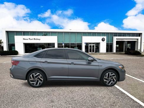 Used 2024 Volkswagen Jetta SEL image 9