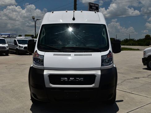 Used 2022 RAM ProMaster 2500 FWD image 2