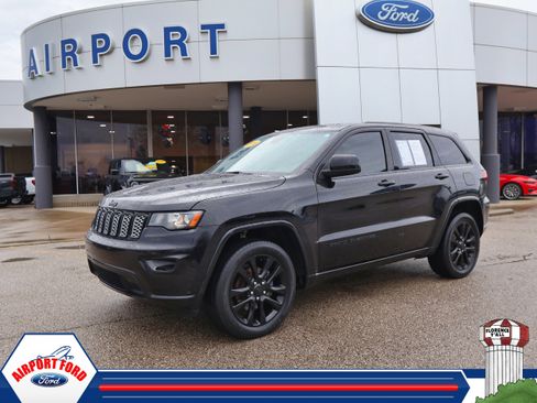Used 2019 Jeep Grand Cherokee Altitude image 1