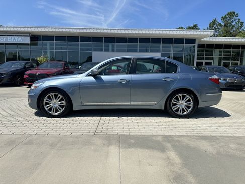 Used 2011 Hyundai Genesis 4.6 RWD image 2