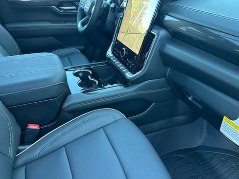 New 2026 GMC Yukon Elevation image 20