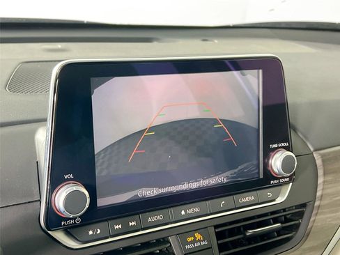 Used 2025 Nissan Altima 2.5 SV image 12