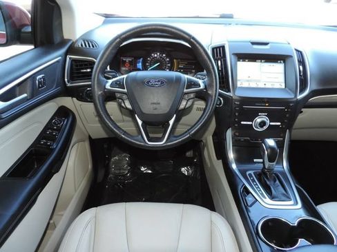 Used 2017 Ford Edge Titanium w/ Technology Package FWD image 23