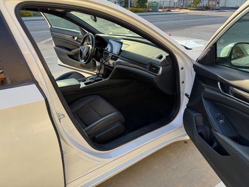 Used 2020 Honda Accord Sport image 13