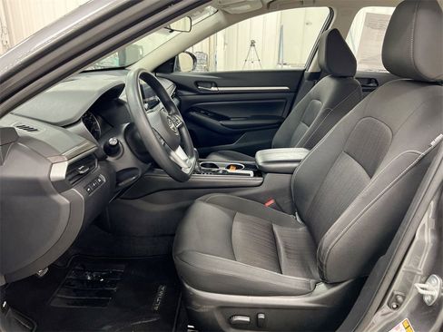 Used 2023 Nissan Altima 2.5 SV image 19