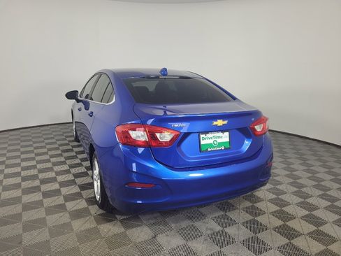 Used 2016 Chevrolet Cruze LT w/ Convenience Package FWD image 5