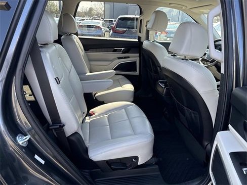 Used 2023 Kia Telluride EX w/ EX Captain's Chair Package image 11