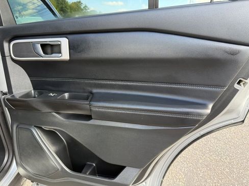 Used 2020 Ford Explorer XLT w/ Equipment Group 202A image 26