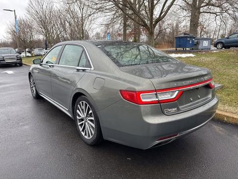 Used 2017 Lincoln Continental Select image 5