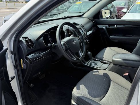 Used 2012 Kia Sorento LX w/ V6 Convenience Pkg AWD/4WD image 10