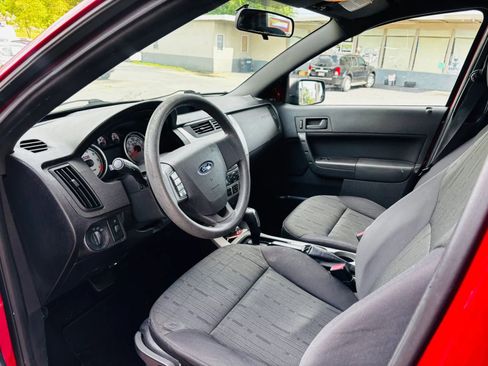 Used 2011 Ford Focus SE FWD image 5