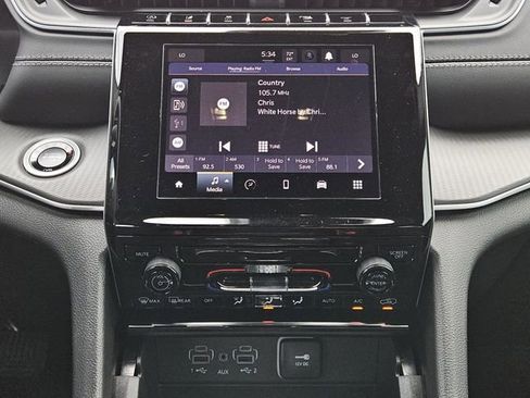 New 2025 Jeep Grand Cherokee Laredo image 14