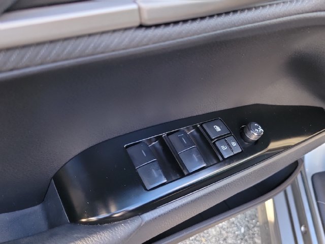 Used 2025 Toyota Camry SE FWD image 11
