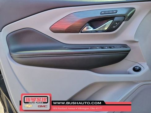 Used 2024 GMC Terrain SLT FWD image 21