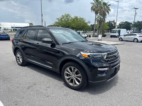 Used 2021 Ford Explorer XLT w/ Equipment Group 202A RWD image 3