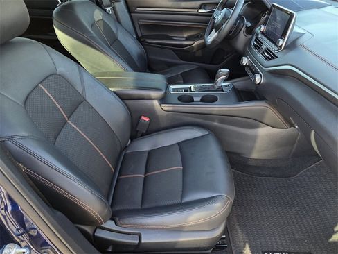 Used 2022 Nissan Altima 2.5 SR image 12