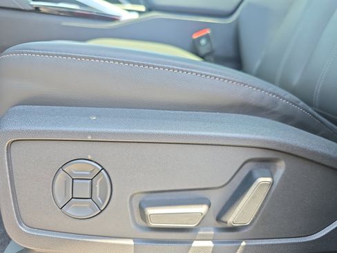 Used 2025 Audi Q5 Premium w/ Convenience Package AWD/4WD image 27