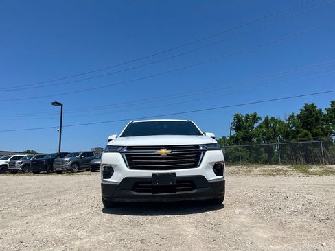 Used 2023 Chevrolet Traverse LT AWD/4WD image 4