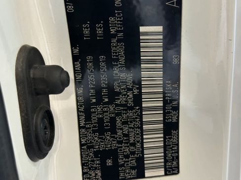 Used 2015 Toyota Sienna SE image 29