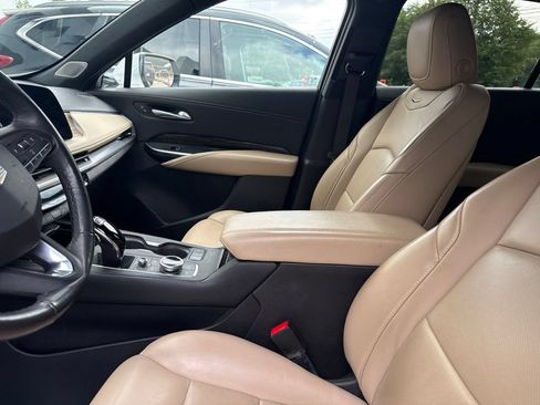 Used 2024 Cadillac XT4 Premium Luxury FWD image 28