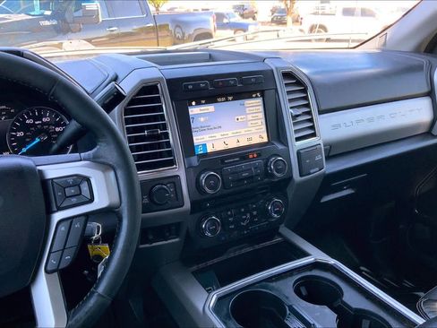 Used 2017 Ford F250 Lariat w/ Lariat Value Package image 7