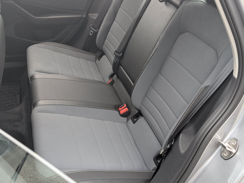 Used 2025 Volkswagen Jetta SE w/ Sunroof Package FWD image 16