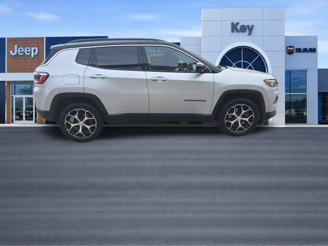 Used 2024 Jeep Compass Limited AWD/4WD image 5