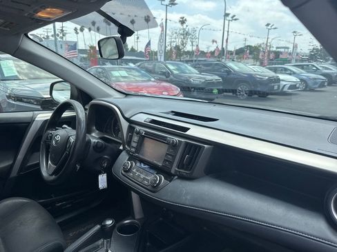 Used 2014 Toyota RAV4 XLE FWD image 21