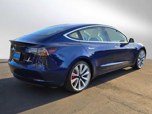 Used 2019 Tesla Model 3 Performance image 3
