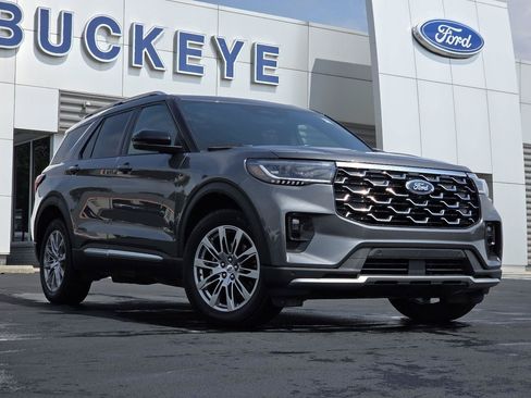 Used 2025 Ford Explorer Platinum AWD/4WD image 2